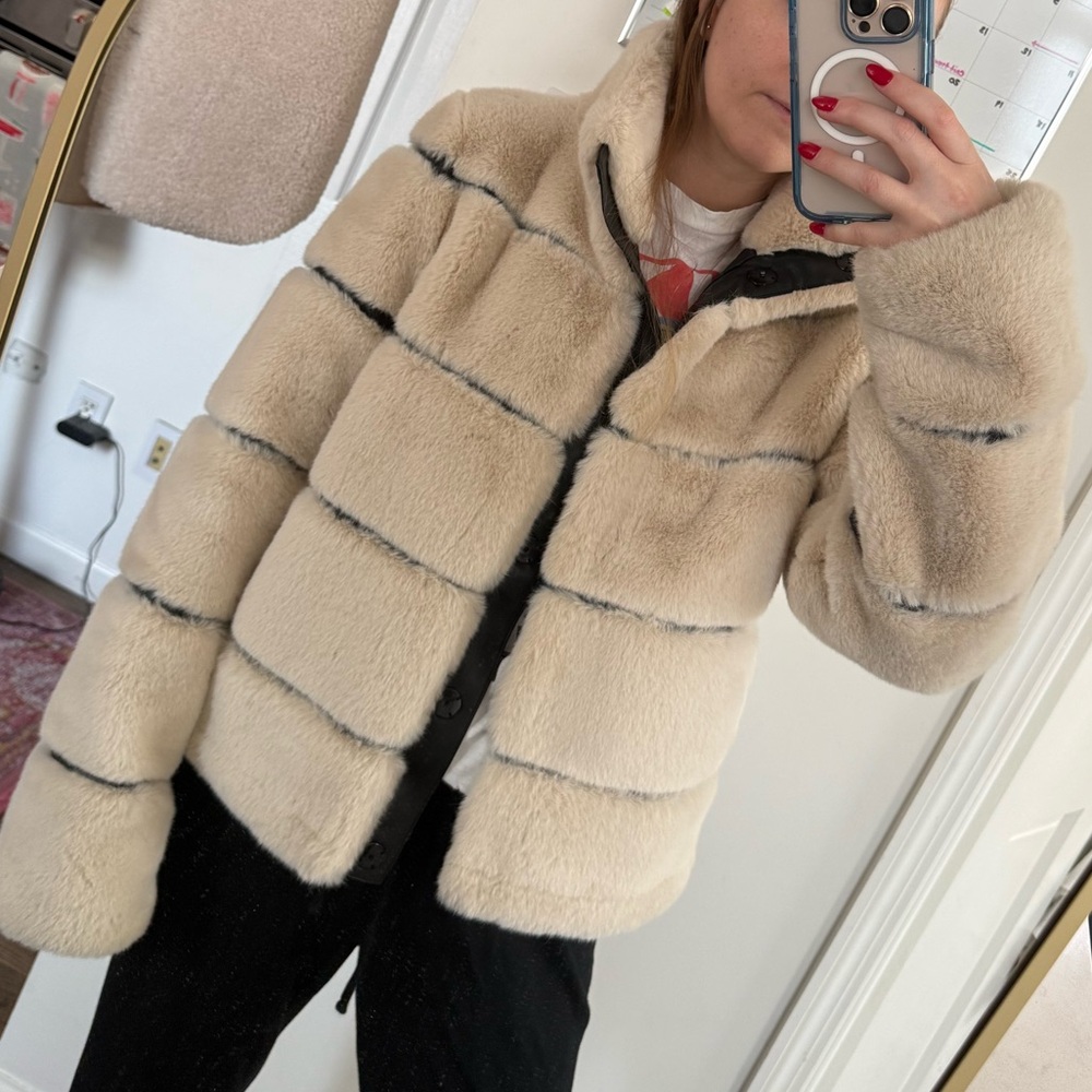 KARL LAGERFELD PARIS Faux-Leather Trim Faux-Fur Short Coat